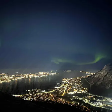 民宿 Rolig Med Utsikt Til Fjellheisen *