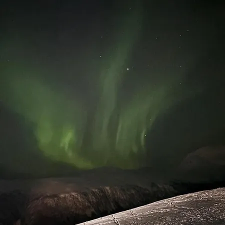 Δωμάτια σε οικογενειακή κατοικία Rolig Med Utsikt Til Fjellheisen Tromsdalen